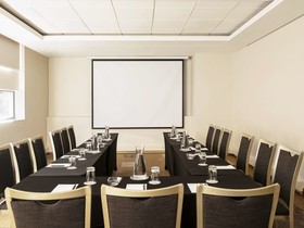 Hotel Pullman Santiago El Bosque