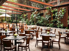 Hotel Pullman Santiago El Bosque