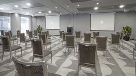 Hotel Pullman Santiago El Bosque