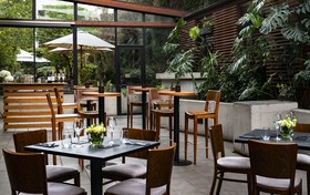 Hotel Pullman Santiago El Bosque