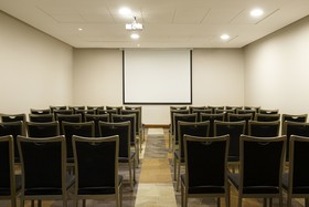 Hotel Pullman Santiago El Bosque