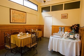 RQ Hotel Dacarlo