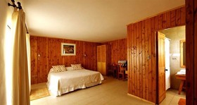 Taha Tai Hotel