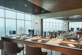DoubleTree by Hilton Santiago Kennedy