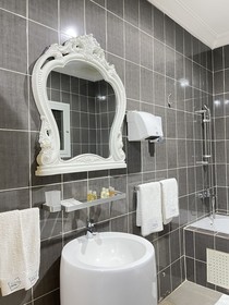 Shalom City Hotel