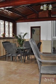 Lixian County Taoping Qiang Village Erma Inn