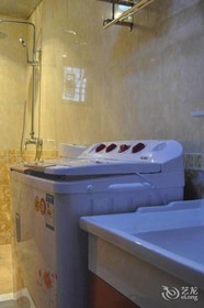 Lixian County Taoping Qiang Village Erma Inn