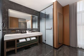 Days Hotel by Wyndham Luzhou Gulin