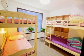 Broncos Youth Hostel