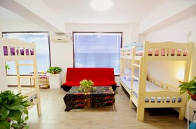 Broncos Youth Hostel