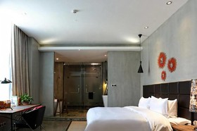 Time Tunnel Designer Hotel
