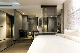 Time Tunnel Designer Hotel