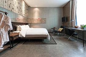 Time Tunnel Designer Hotel