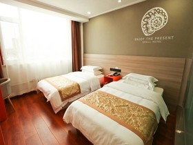 Shell Xinzhou Xinfu District Railwat Station Hotel