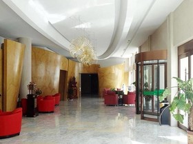 Yunlong Hotel