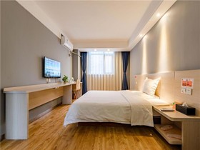 7 Days Inn Zhengzhou Erqi Plaza Subway Station