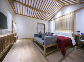 Qianna Yingtang Hotel