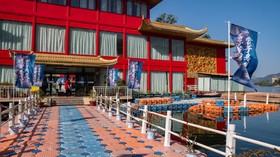 Lakeview Houseboat Hotel & Resort