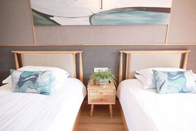 Lakeview Houseboat Hotel & Resort