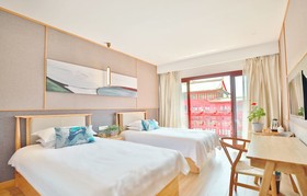 Lakeview Houseboat Hotel & Resort