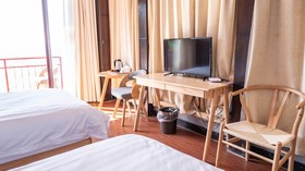 Lakeview Houseboat Hotel & Resort