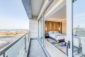 Best Western Plus Golden Dream Bay Resort Hotel