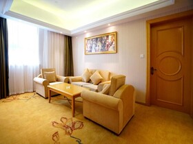 Vienna International Hotel National Exhibition Center Huaxu Highway