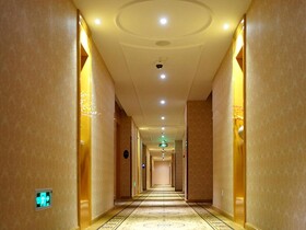 Vienna International Hotel National Exhibition Center Huaxu Highway