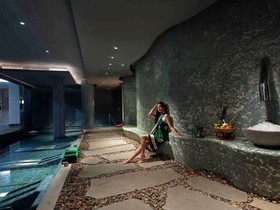 Banyan Tree Anji