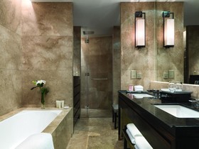 Pullman Haining