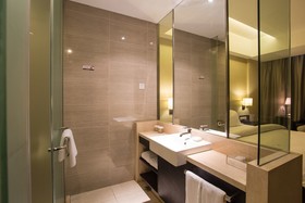 Metropolo Hefei Wanda Plaza Swan Lake