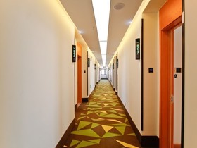 Vatica Hefei Yaohai District Wanggang Road Metro Station Hotel