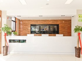 Vatica Hefei Yaohai District Wanggang Road Metro Station Hotel