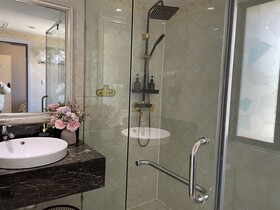 Wesley Rosegarden Lushan