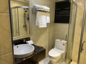 Wesley Rosegarden Lushan