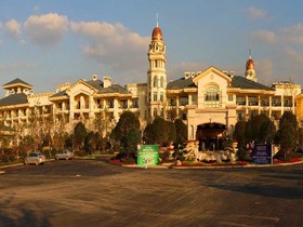 Country Garden Hill Lake Phoenix