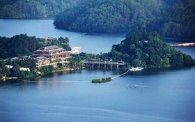Warm Island Lake Resort Hangzhou