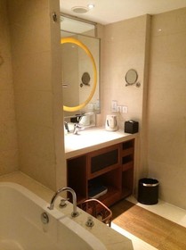 Warm Island Lake Resort Hangzhou