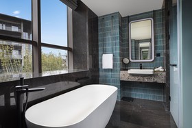 Indigo Suzhou Yangcheng Lake, An Ihg Hotel