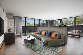 Indigo Suzhou Yangcheng Lake, An Ihg Hotel