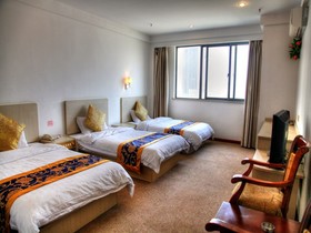 Kaimei Business Hotel