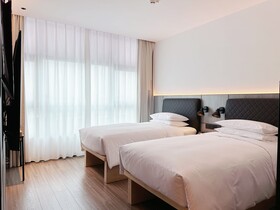 Moxy Suzhou City Centre