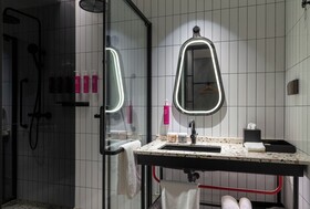 Moxy Suzhou City Centre