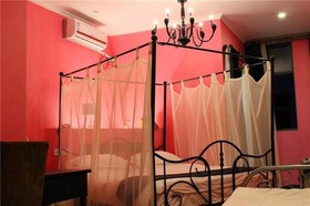 Shiquan Street No. 5 Theme Hotel