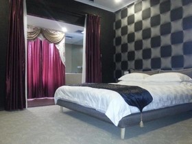 Shiquan Street No. 5 Theme Hotel