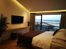 Taihu Baopu Water House