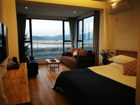 Taihu Baopu Water House