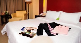 Jade Crystal Hotel (Taizhou Ocean Plaza)