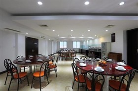 Oriental Pearl Grand Hotel