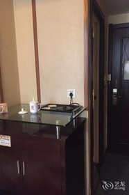 Hongru Business Hotel